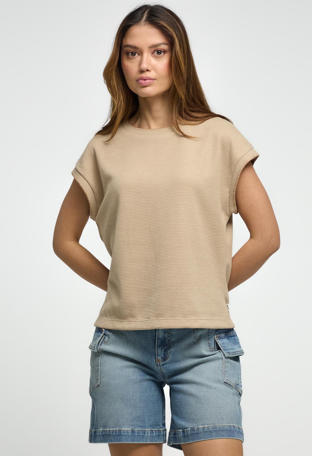 Camiseta arena en tela galleta para mujeres