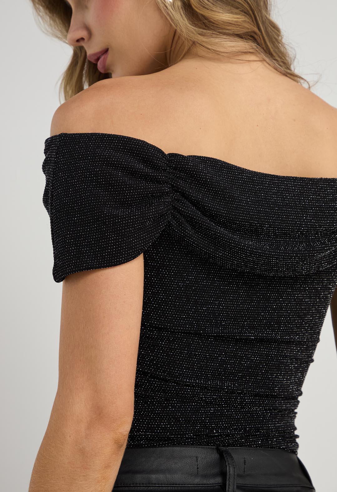 Camiseta negra manga corta para mujer