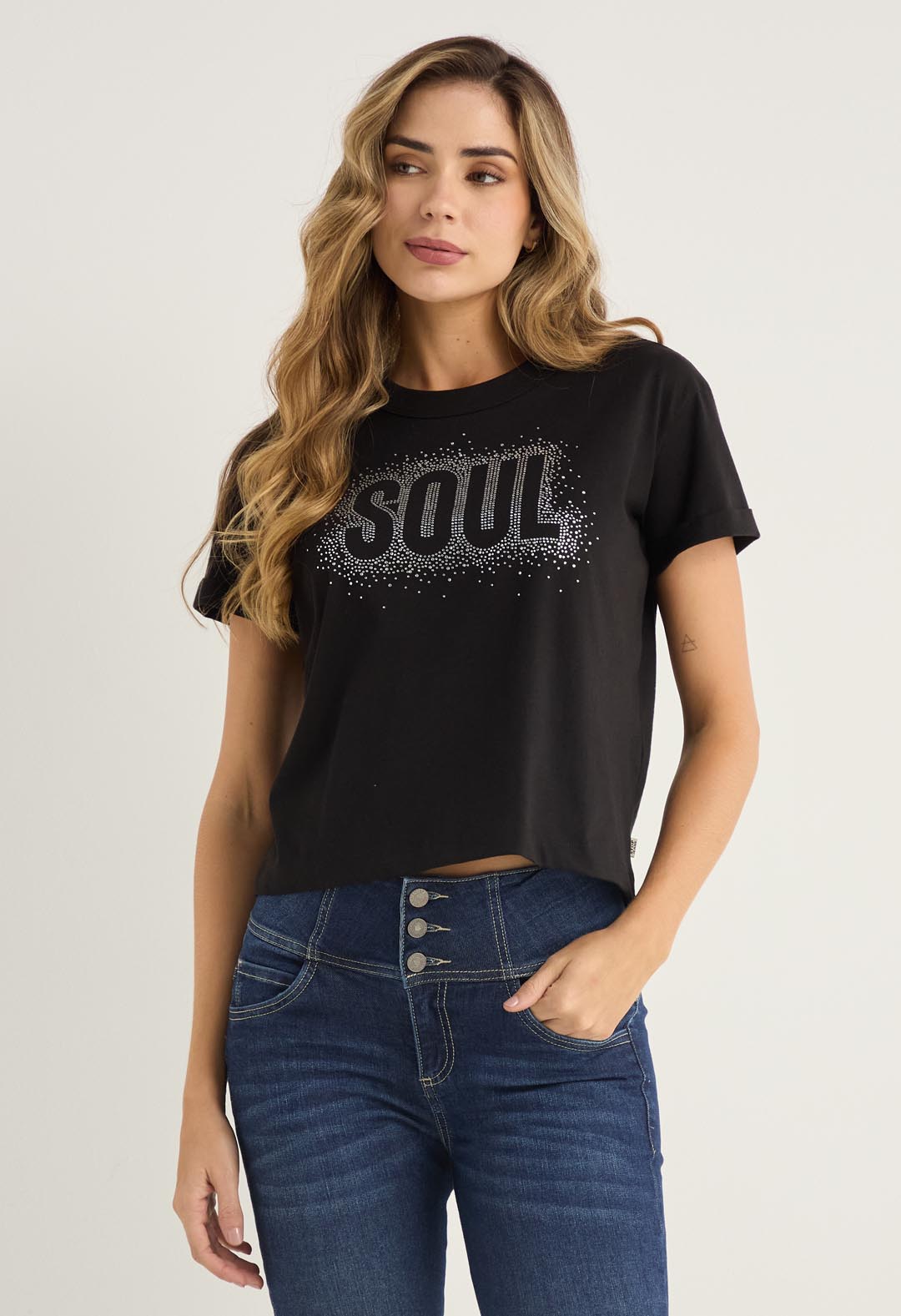 Camiseta negra con guardapolvo para mujer