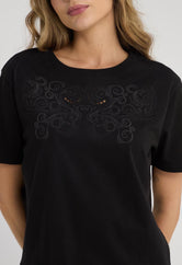 Camiseta negra estampado en frente para mujer