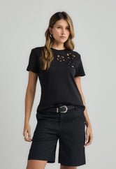 Camiseta negra con apliques en hombros para mujer