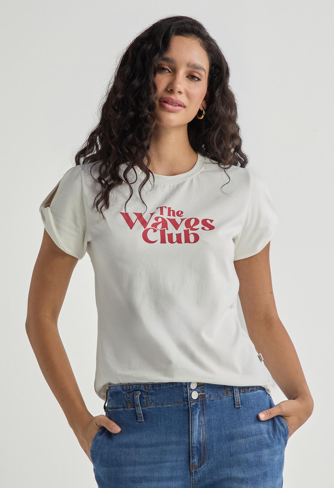 Camiseta marfil con abertura en manga para mujer