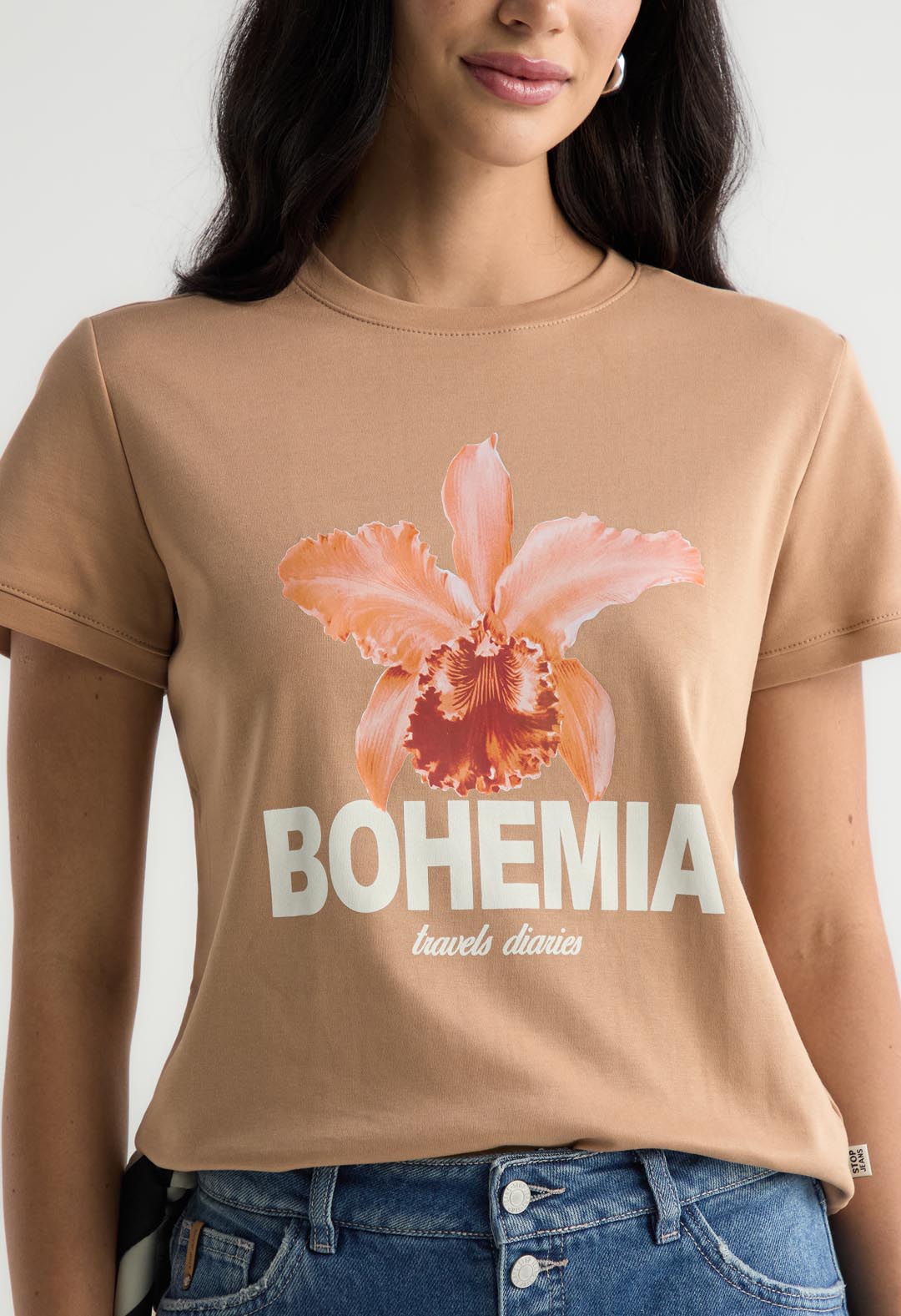 Camiseta taupé manga corta para mujer