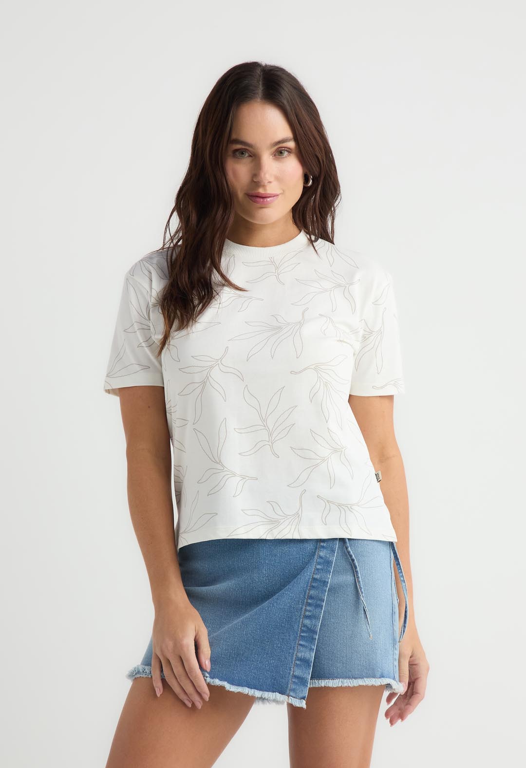 Camiseta manga corta marfil estampada para mujer