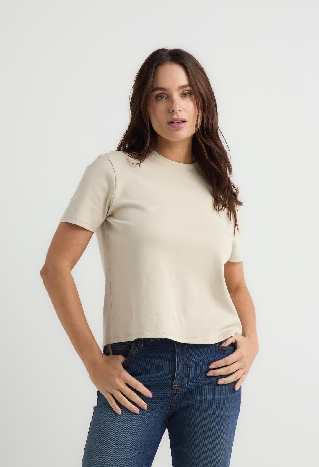 Camiseta arena con botones en costados para mujer