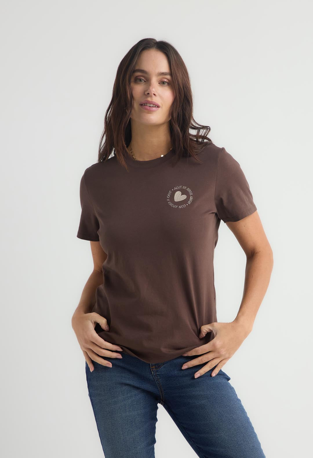 Camiseta chocolate de manga corta para mujer