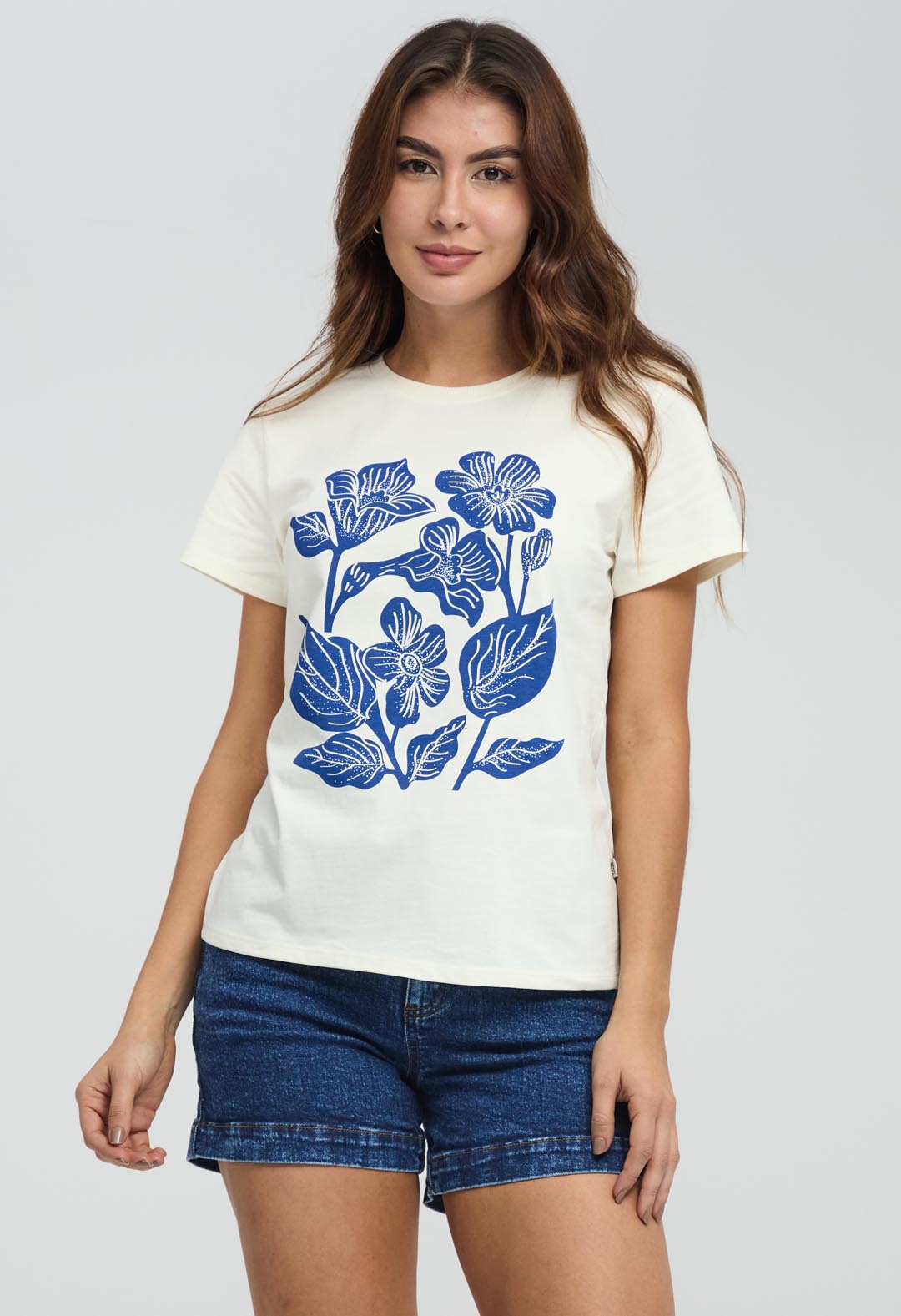 Camiseta marfil frente estampado para mujeres