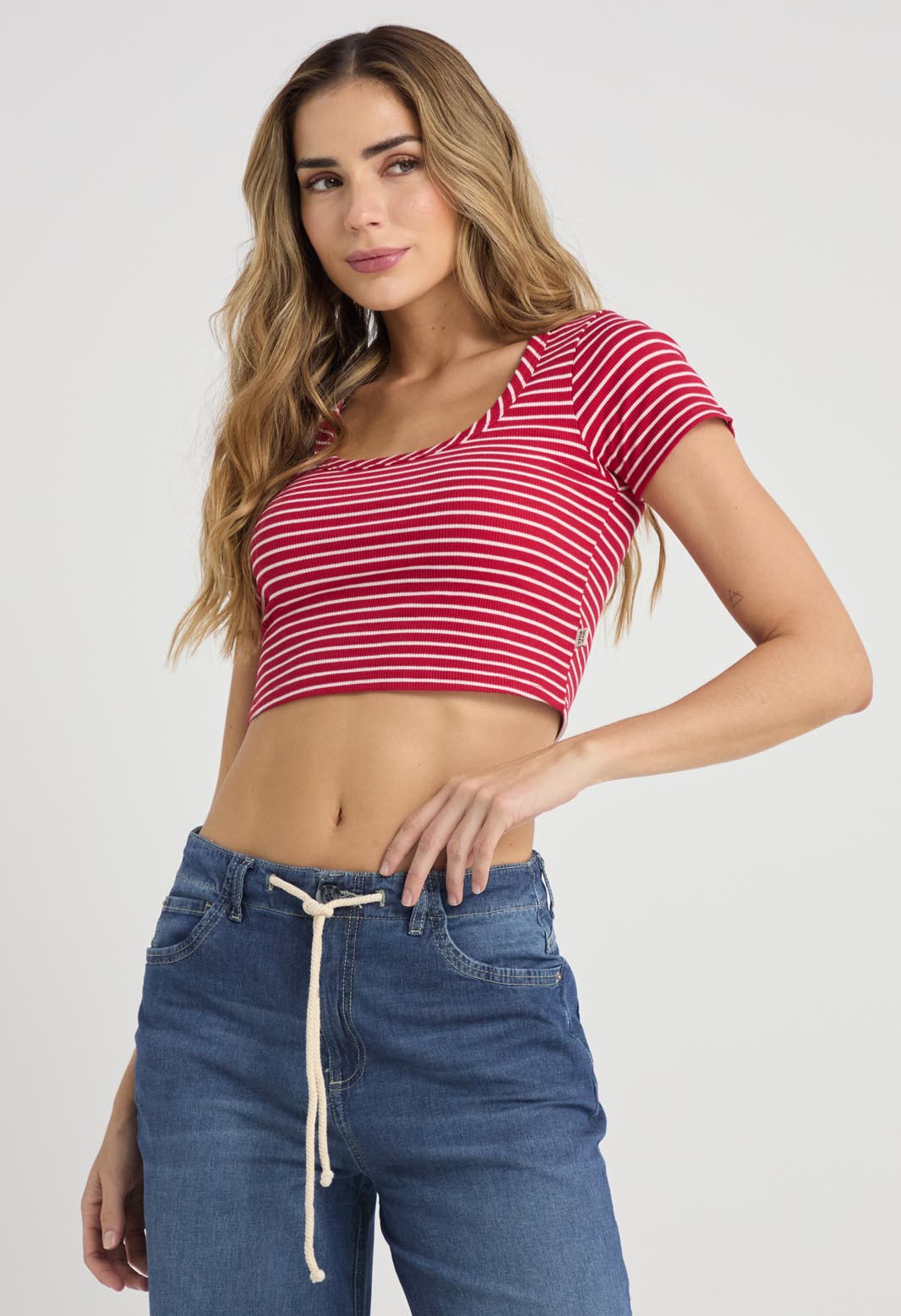 Camiseta a rayas roja para mujeres