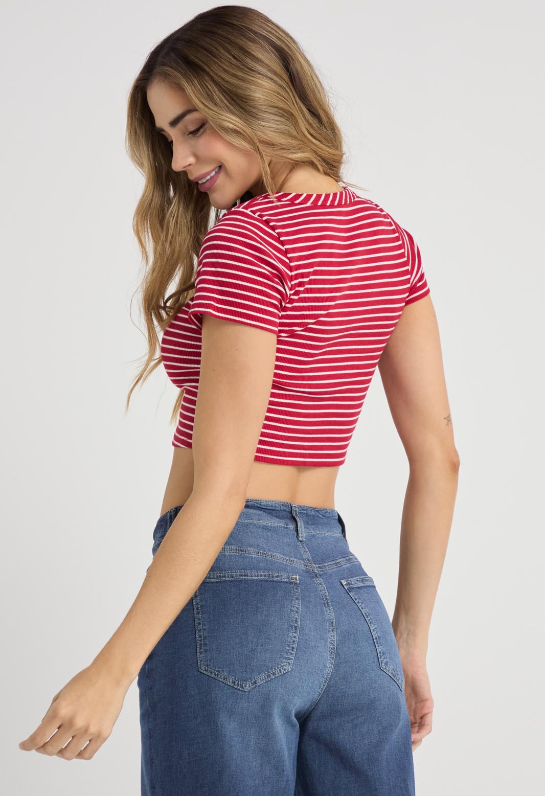 Camiseta a rayas roja para mujeres