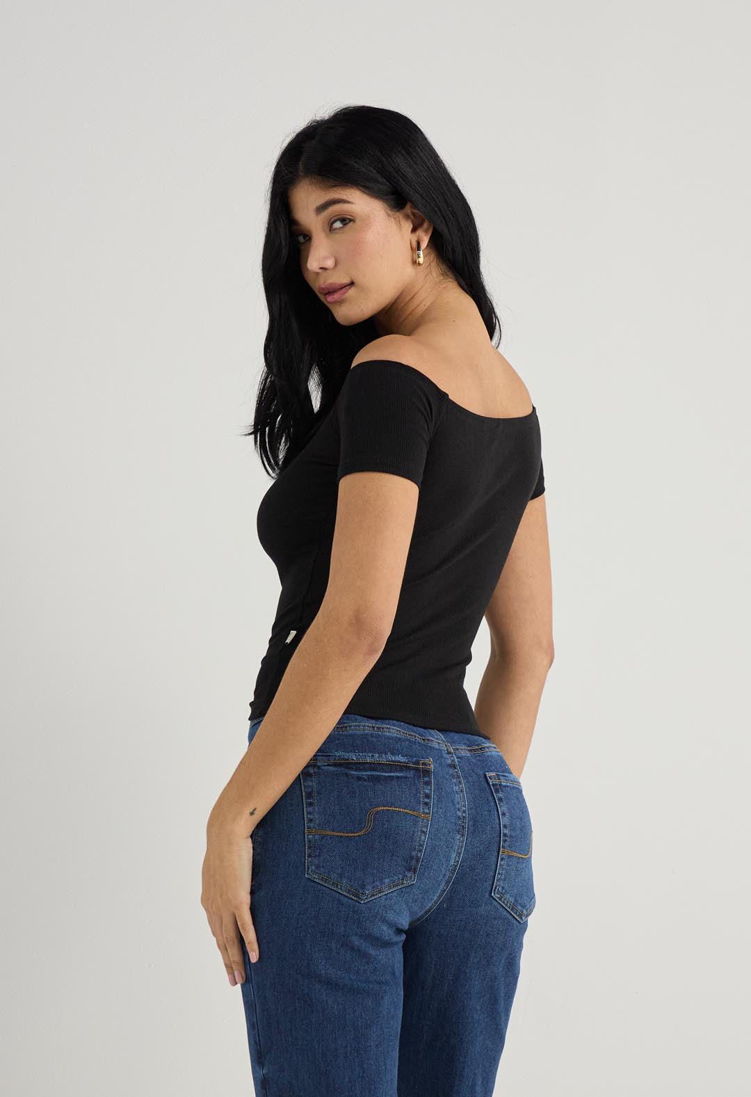 Camiseta en rib negra para mujer