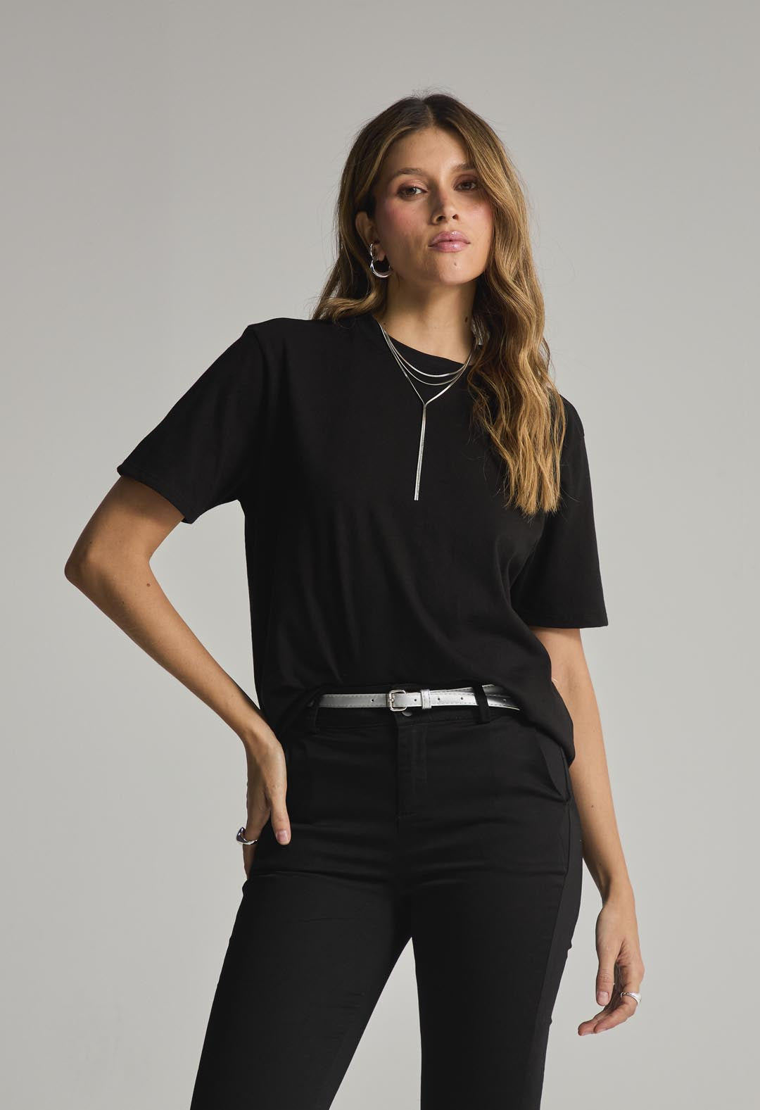 Camiseta básica negra  manga corta para mujer