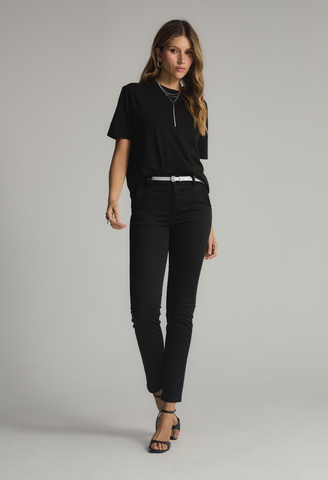 Camiseta básica negra  manga corta para mujer