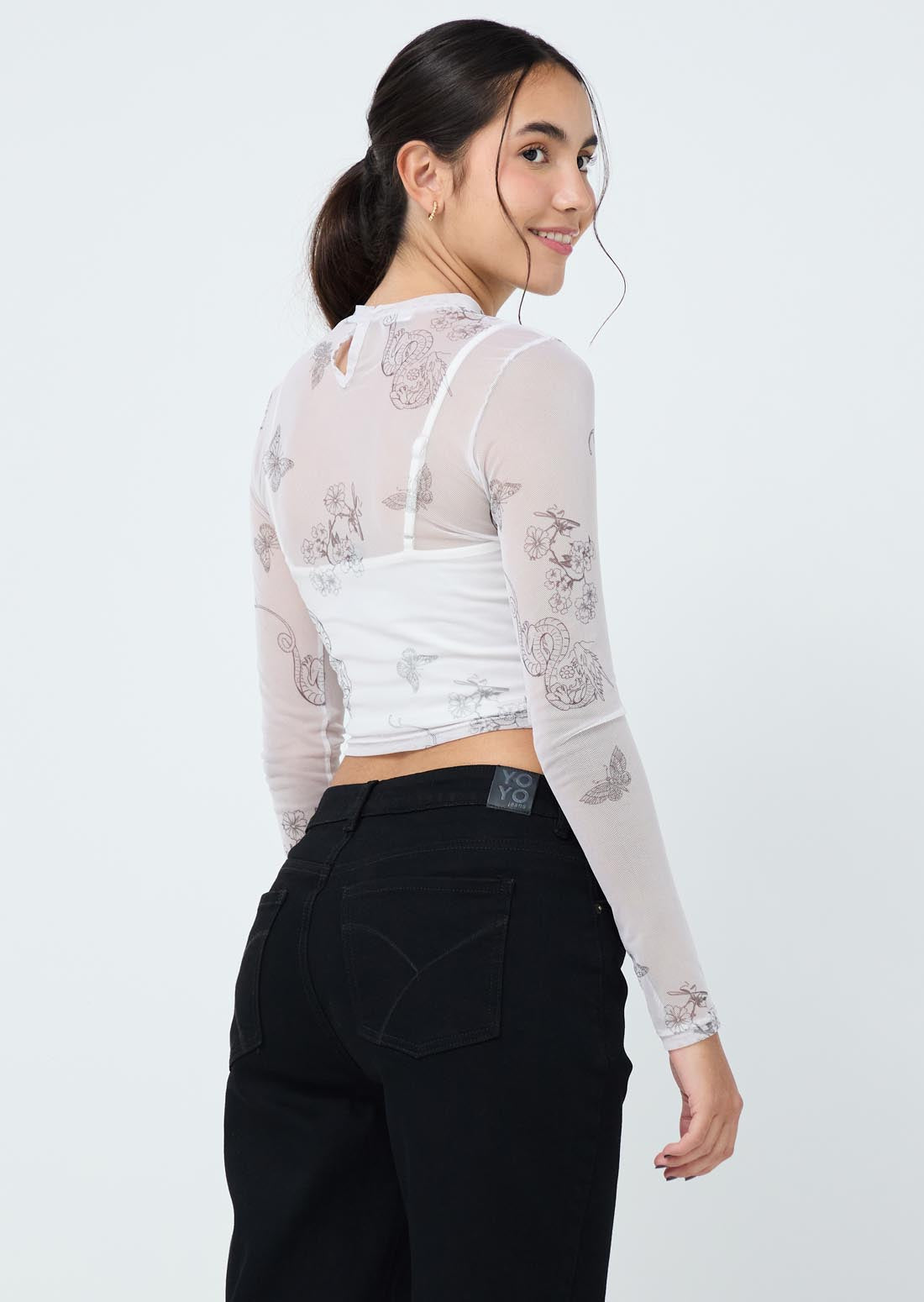 Camiseta marfil con top interno para jóvenes
