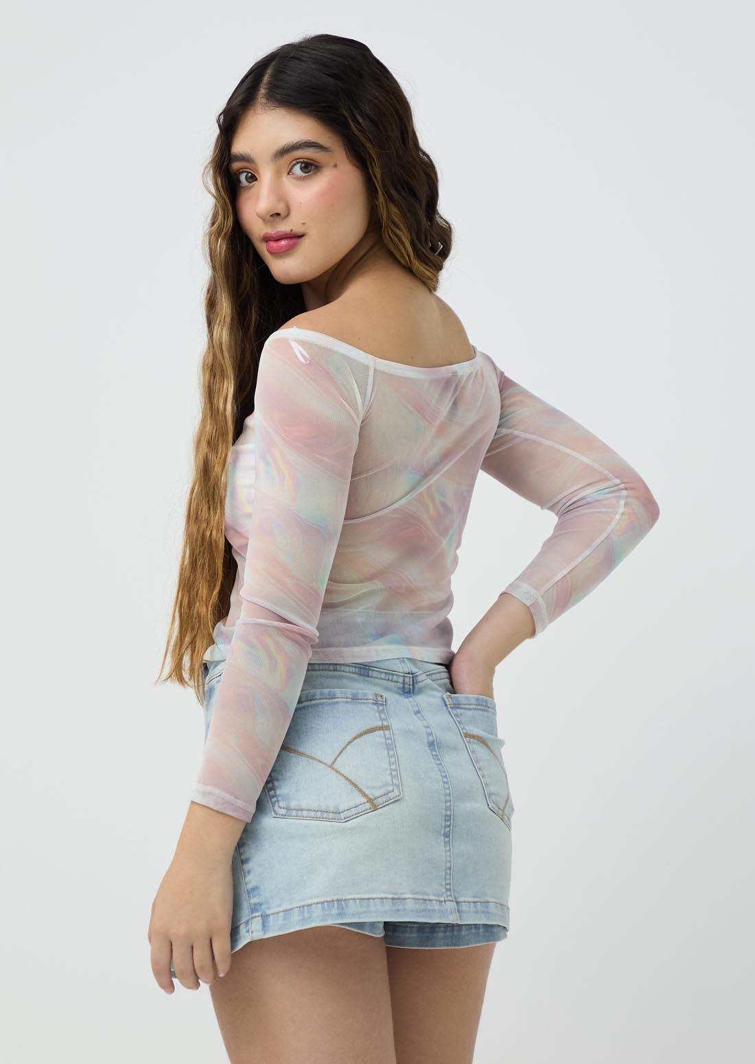 Camiseta marfil con escote bandeja para jóvenes