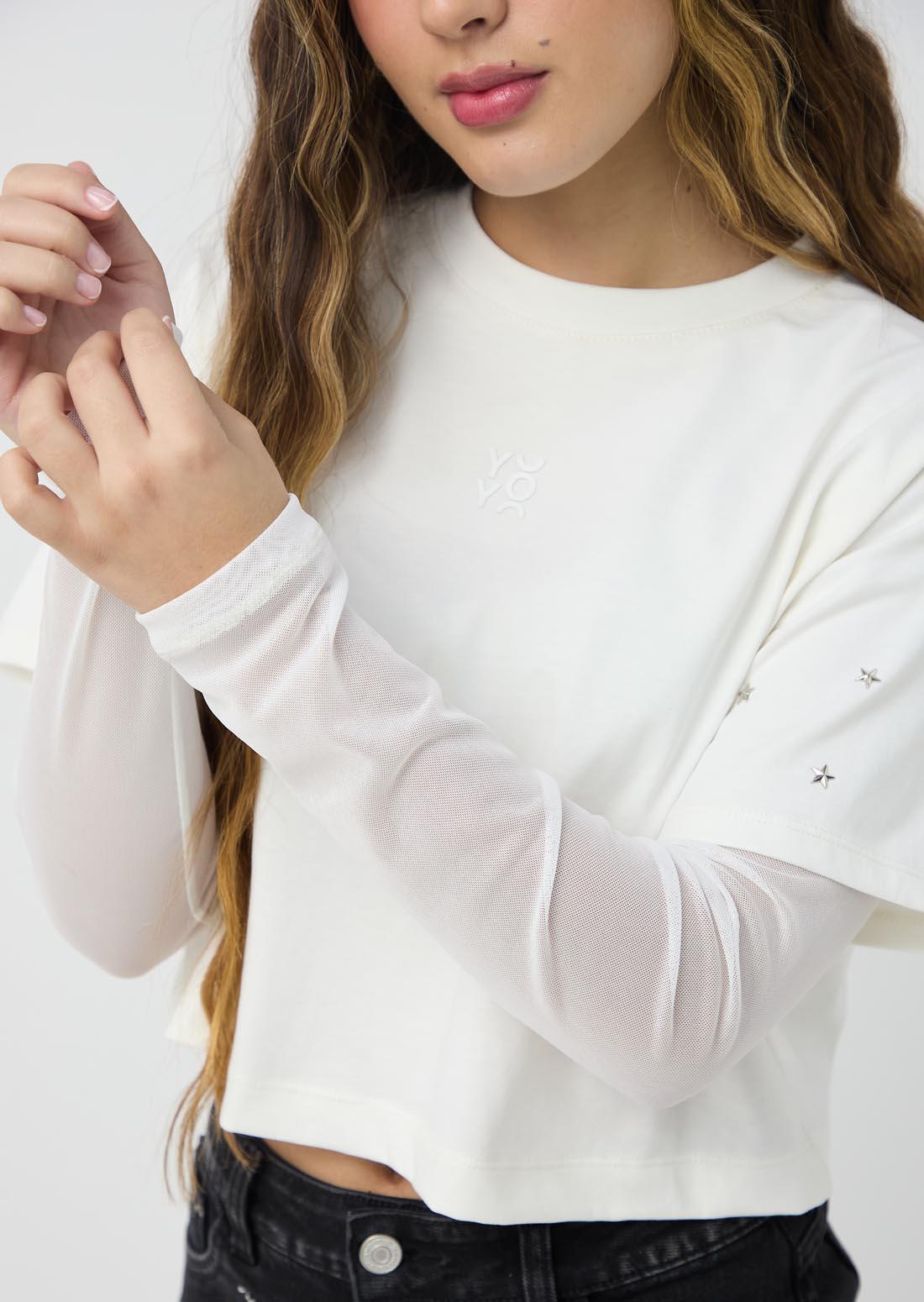 Camiseta marfil doble prenda para jóvenes