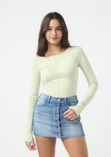 Camiseta verde claro con abertura para los dedos para jóvenes