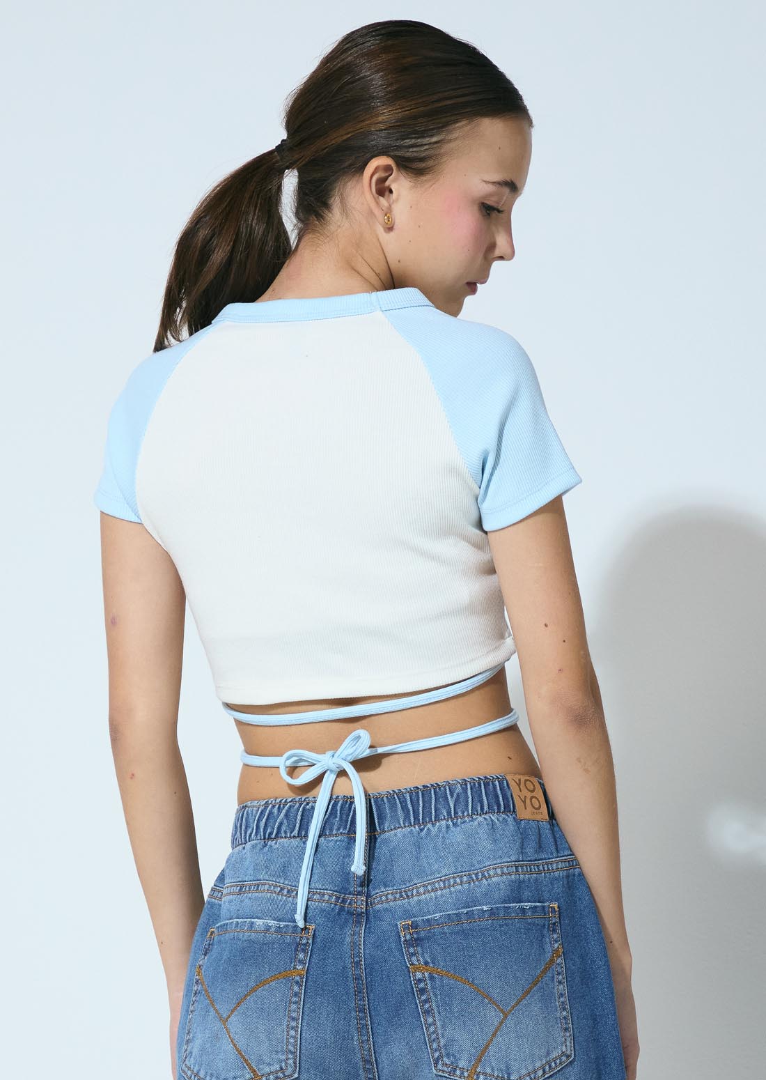 Camiseta marfil con tira para anudar para adolescentes