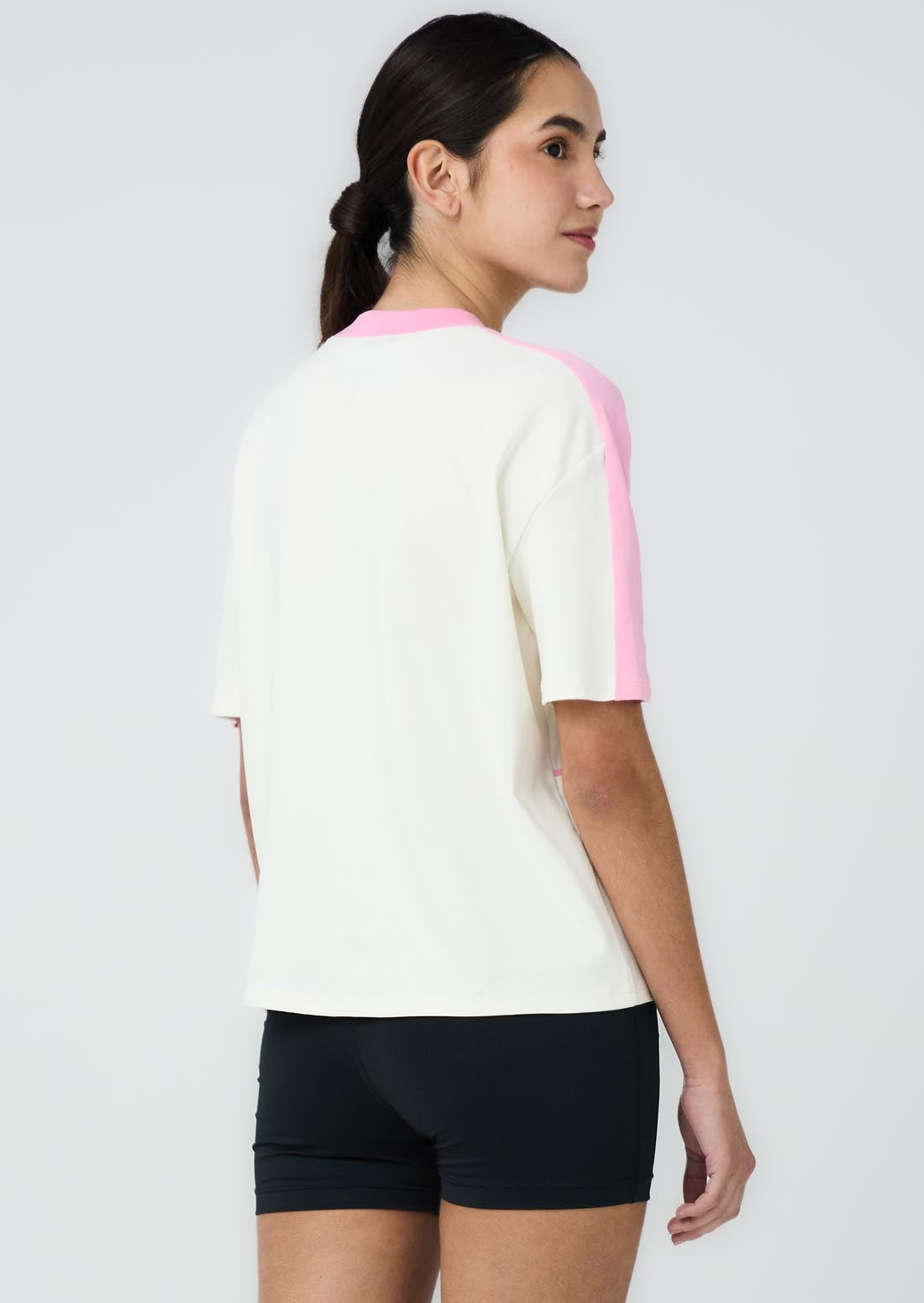 Camiseta marfil estampado en frente para jóvenes