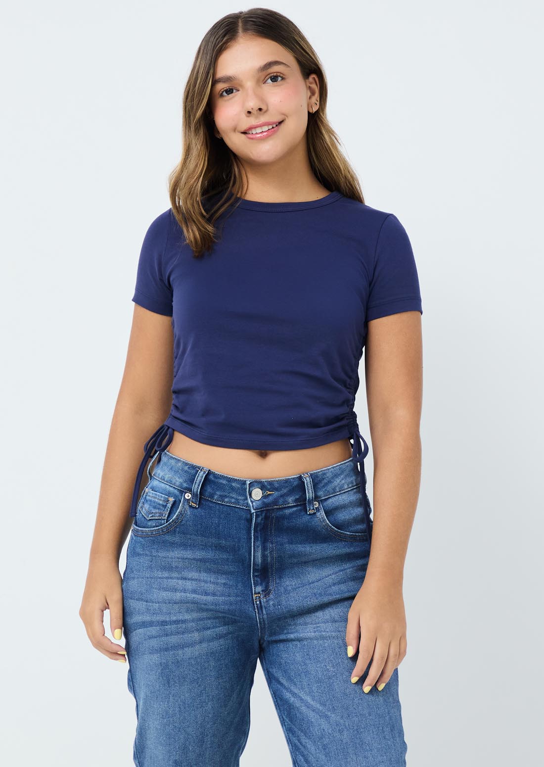 Camiseta azul navy con recogido en costados para jóvenes