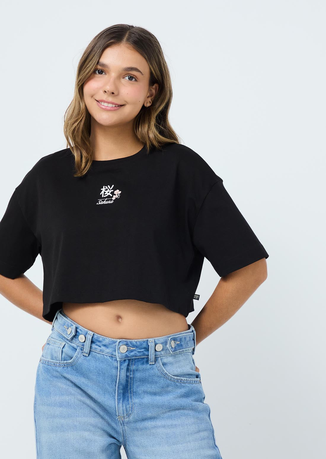 Camiseta negra estampada en frente y espalda para jóvenes