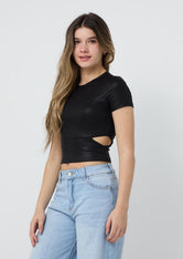 Camiseta negro con abertura en costados para jóvenes