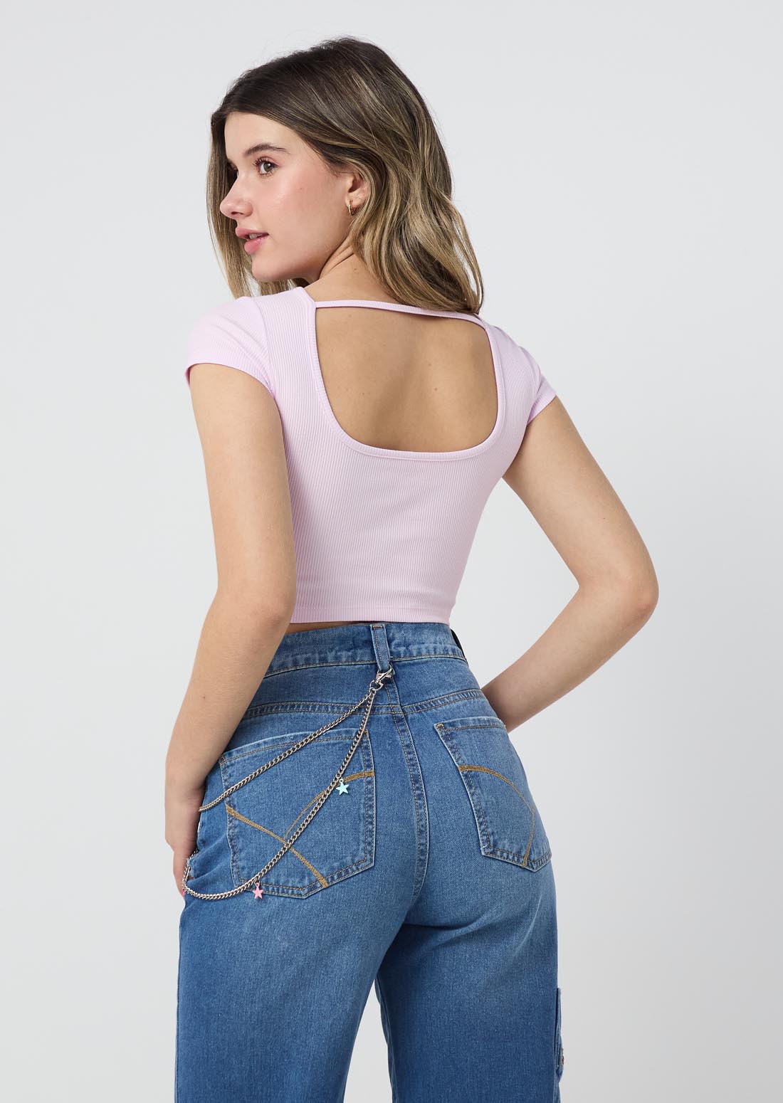 Camiseta lila claro con cuello redondo para jóvenes