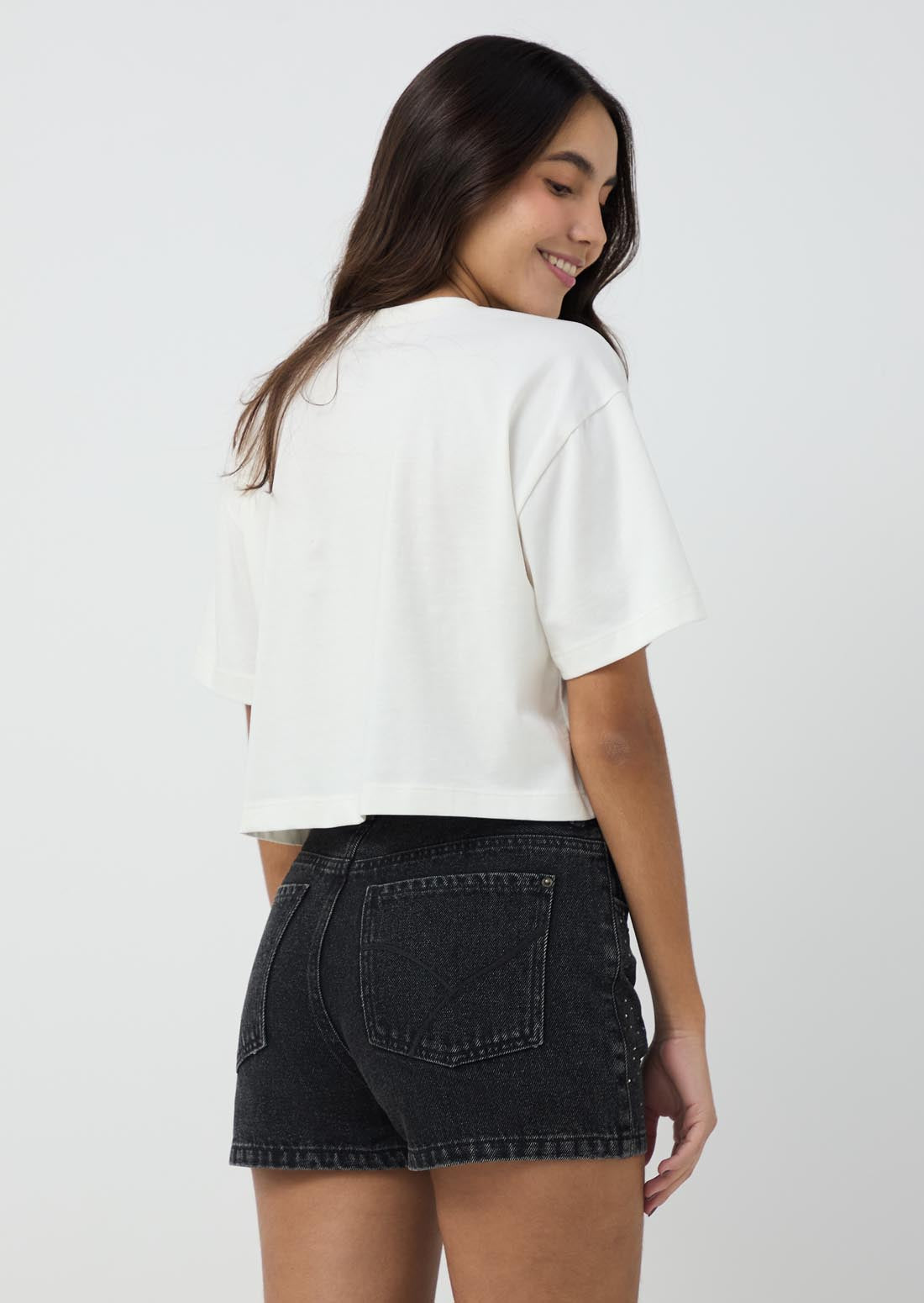 Camiseta marfil estampado en frente para jóvenes