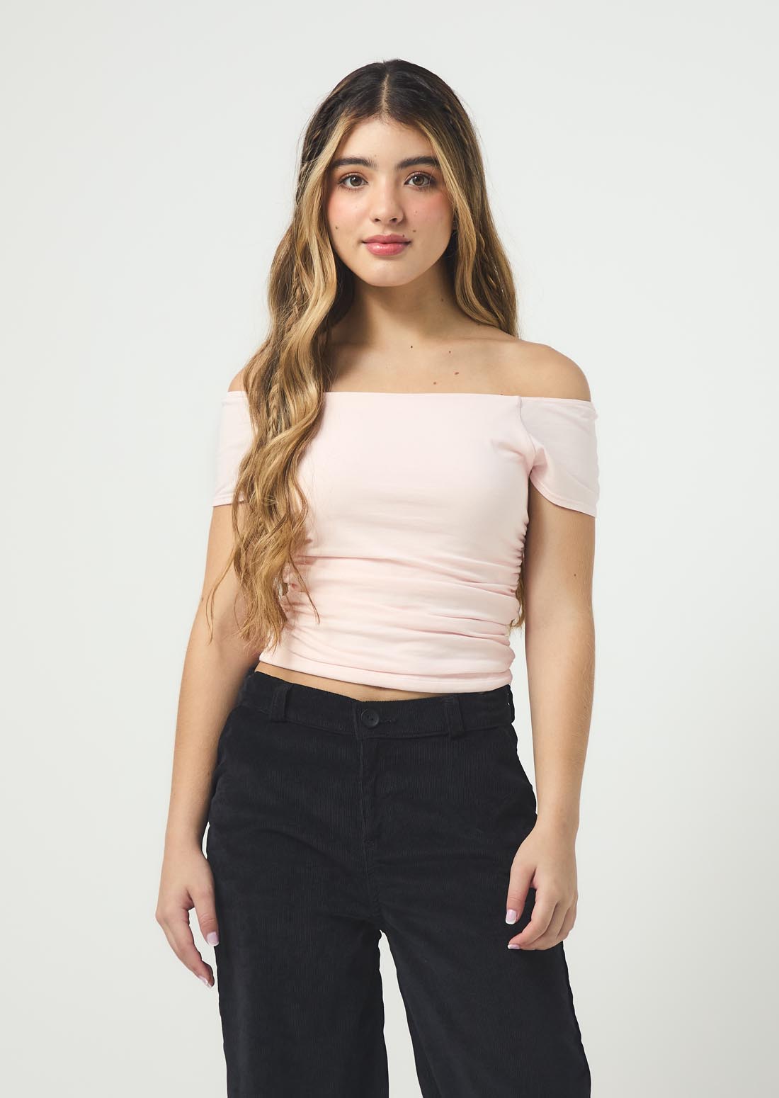 Camiseta rosa pastel con recogido en costados para jóvenes