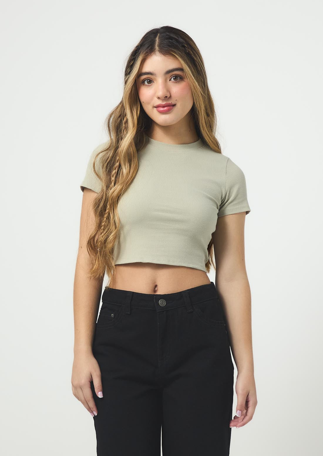 Camiseta pistacho con amarre en espalda para jóvenes