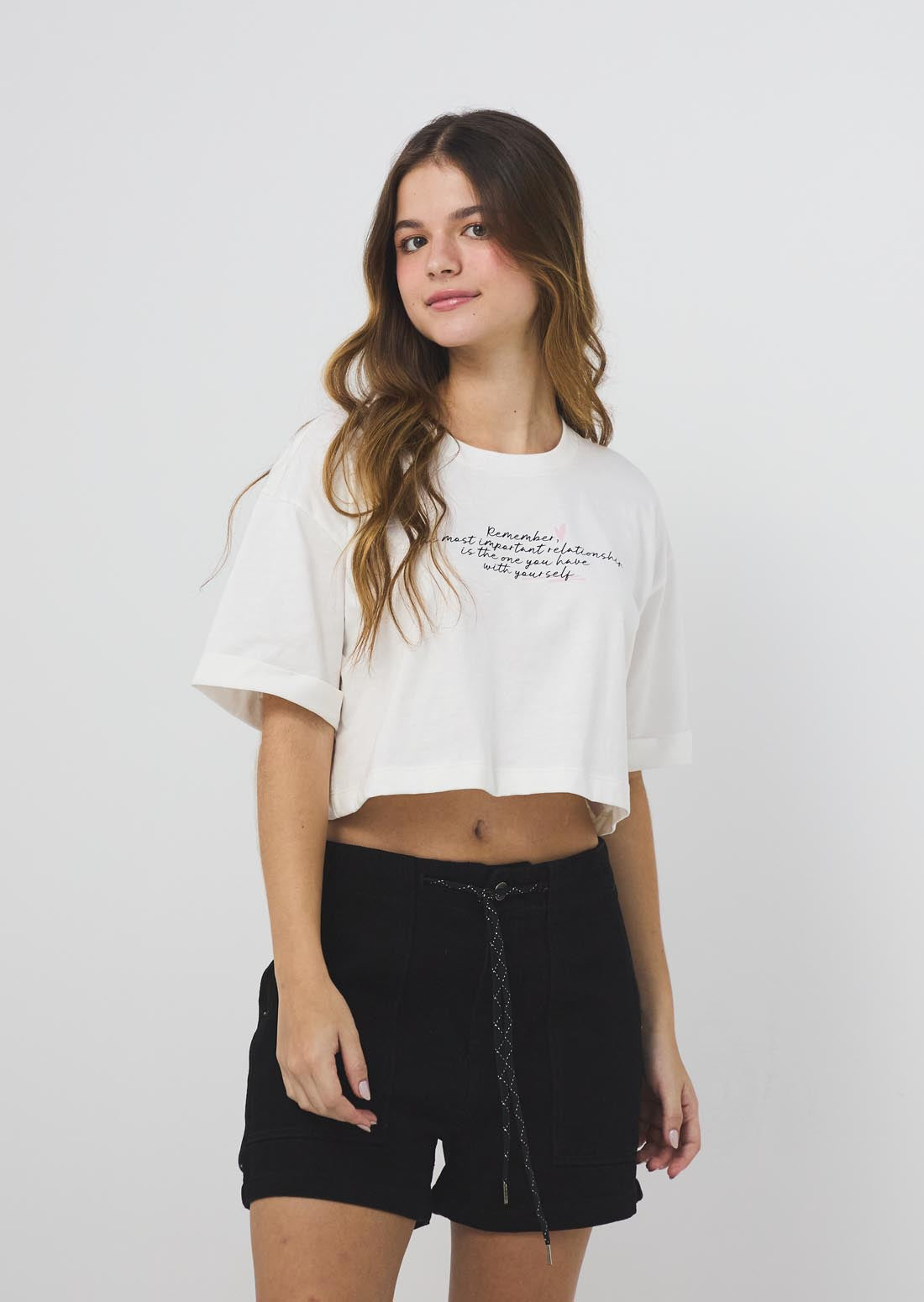 Camiseta marfil frente estampado para jóvenes