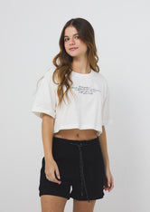 Camiseta marfil frente estampado para jóvenes