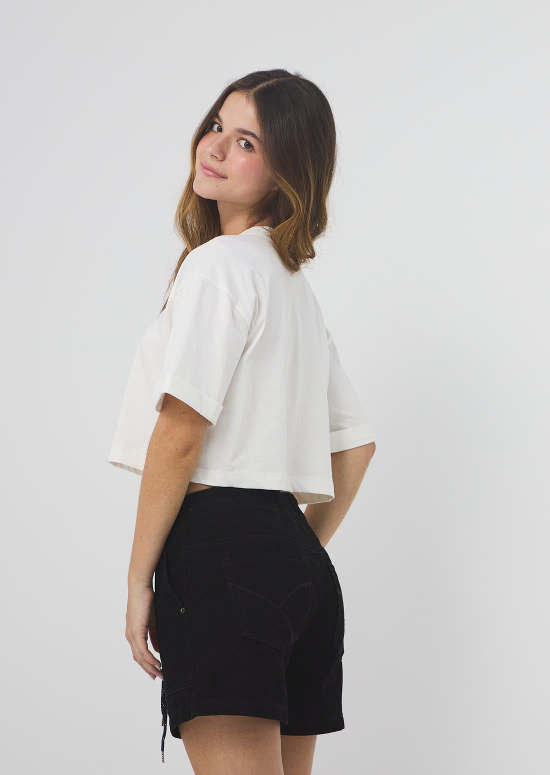 Camiseta marfil frente estampado para jóvenes