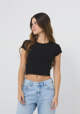 Camiseta negra con recogido en costados para jóvenes