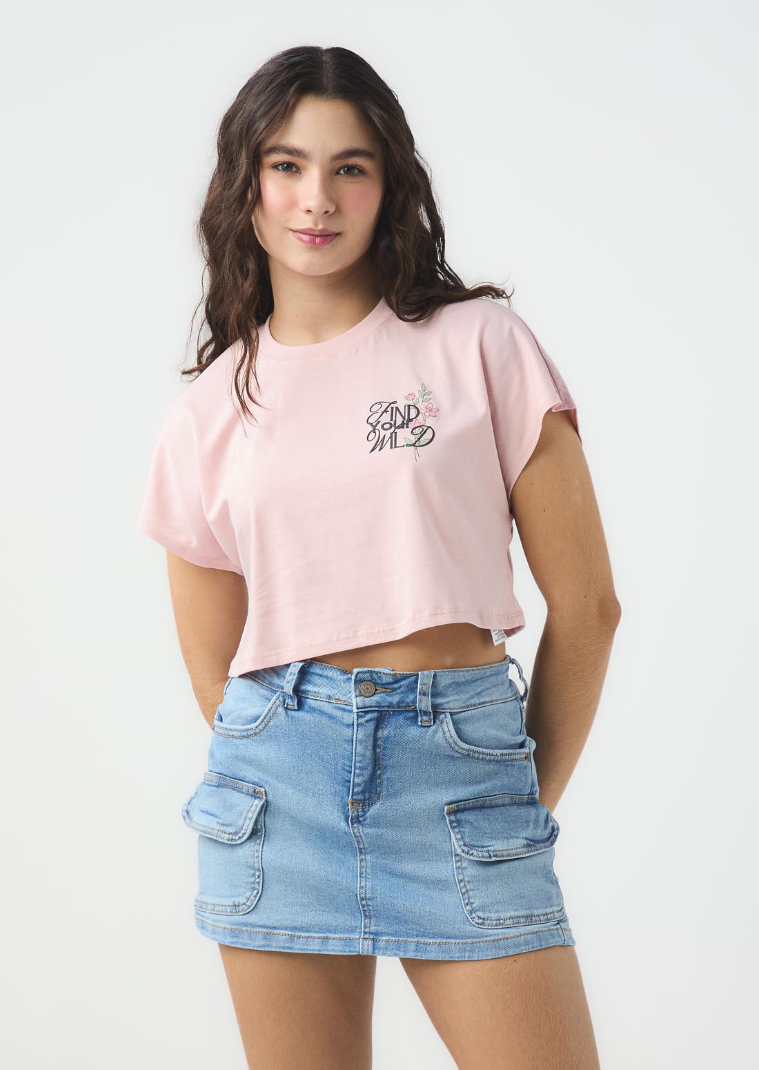 Camiseta palo rosa manga rodada para jóvenes
