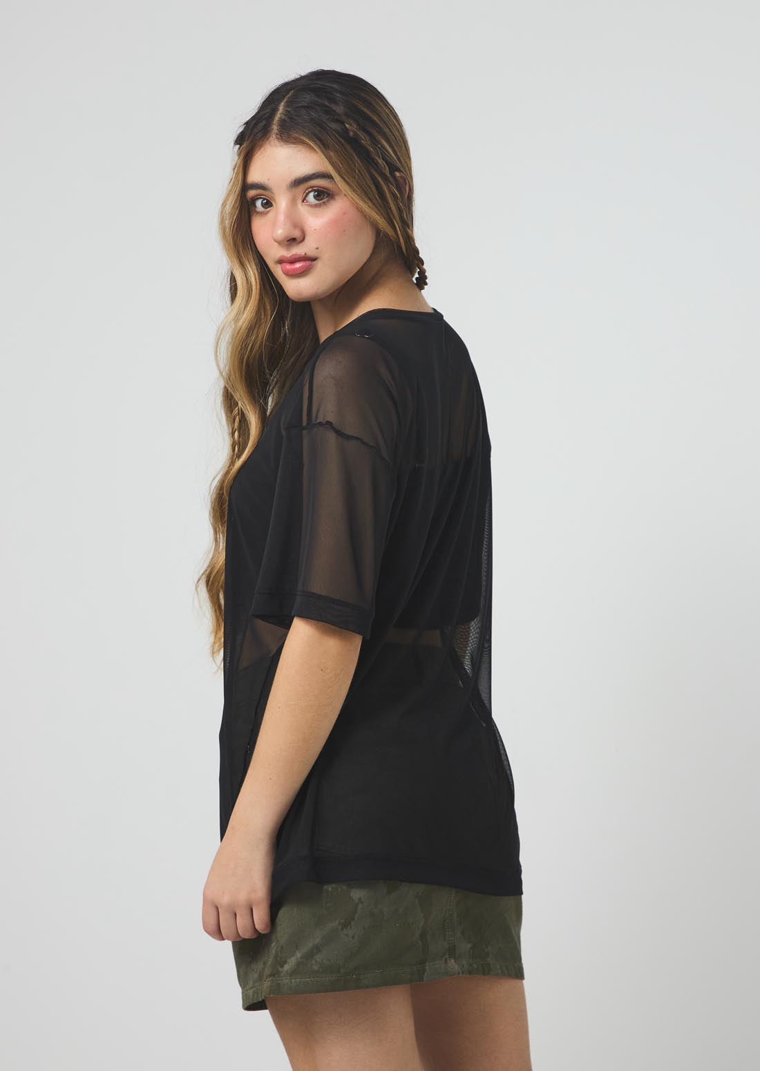 Camiseta negra manga corta doble prenda para jóvenes