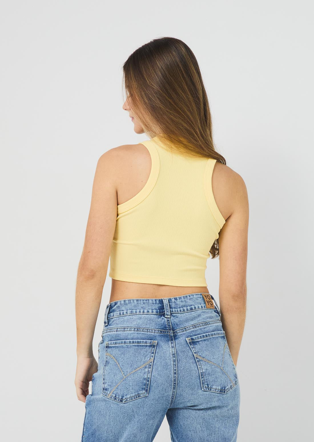 Camiseta en rib amarillo pastel fondo entero para jóvenes