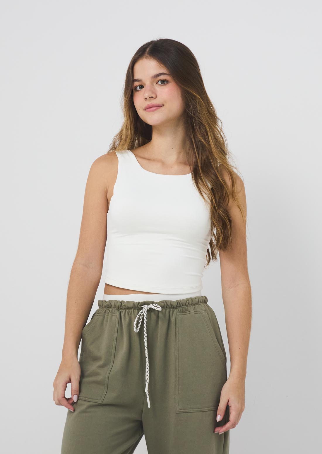 camiseta marfil manga sisa para jóvenes