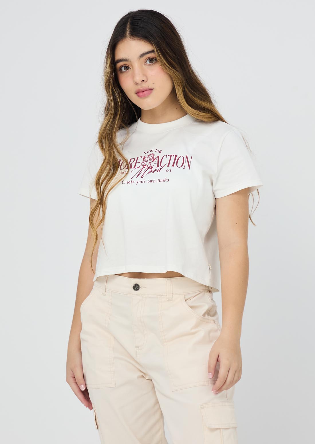 Camiseta blanca estampada para jóvenes