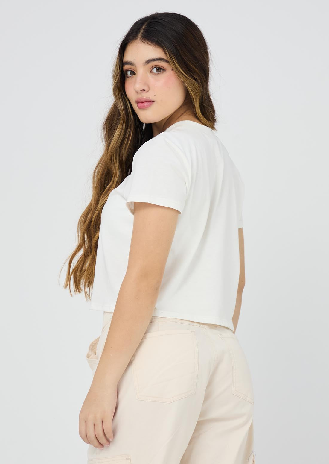 Camiseta blanca estampada para jóvenes