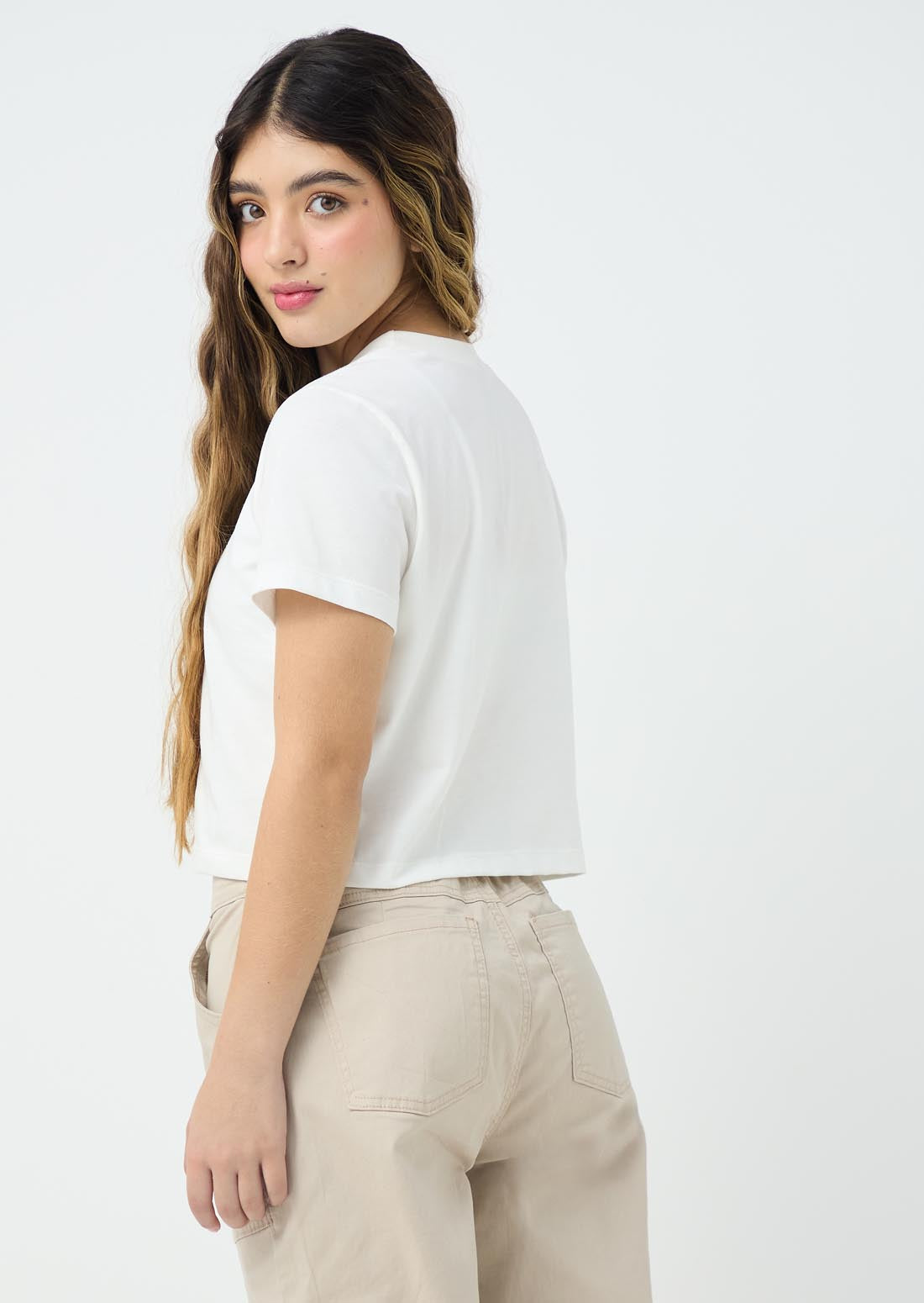 Camiseta marfil con estampado para jóvenes