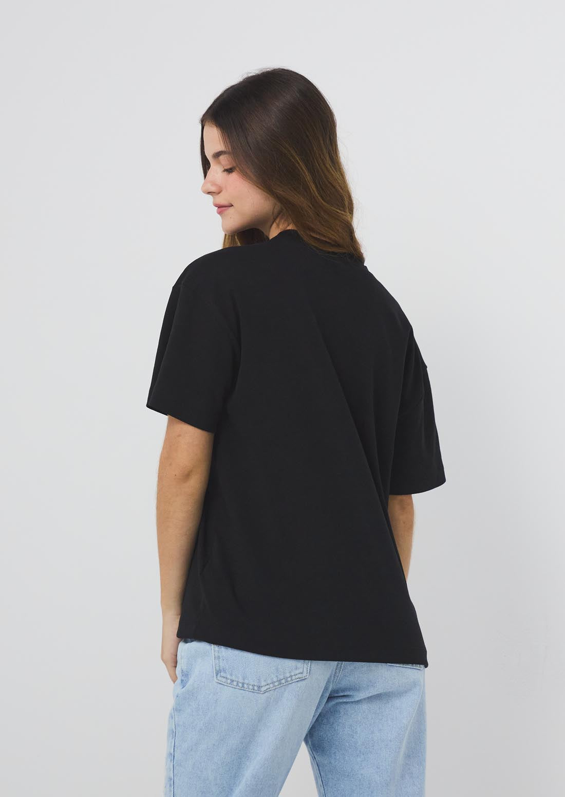 Camiseta oversize negra cuello redondo para jóvenes