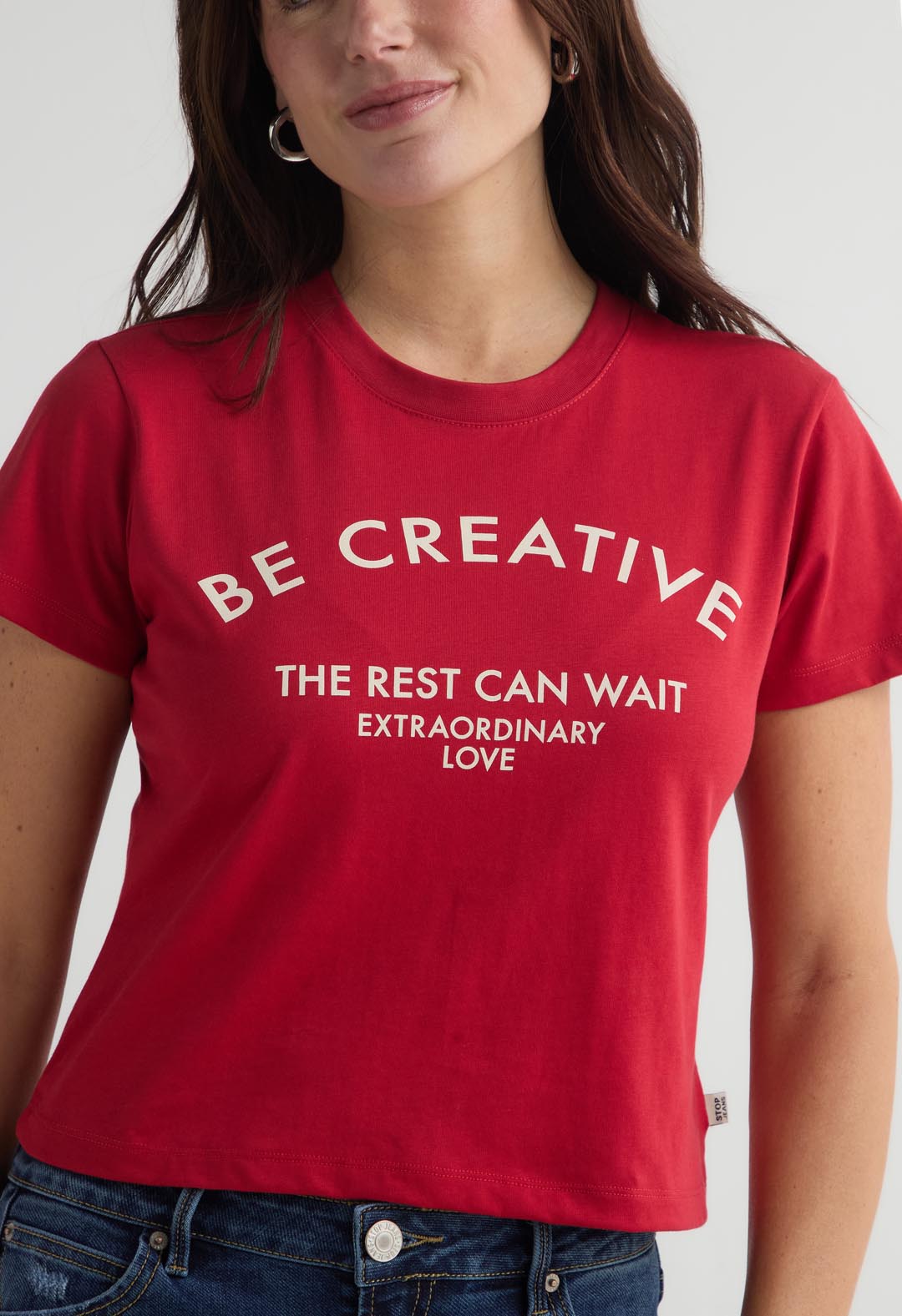 Camiseta roja estampada para mujer