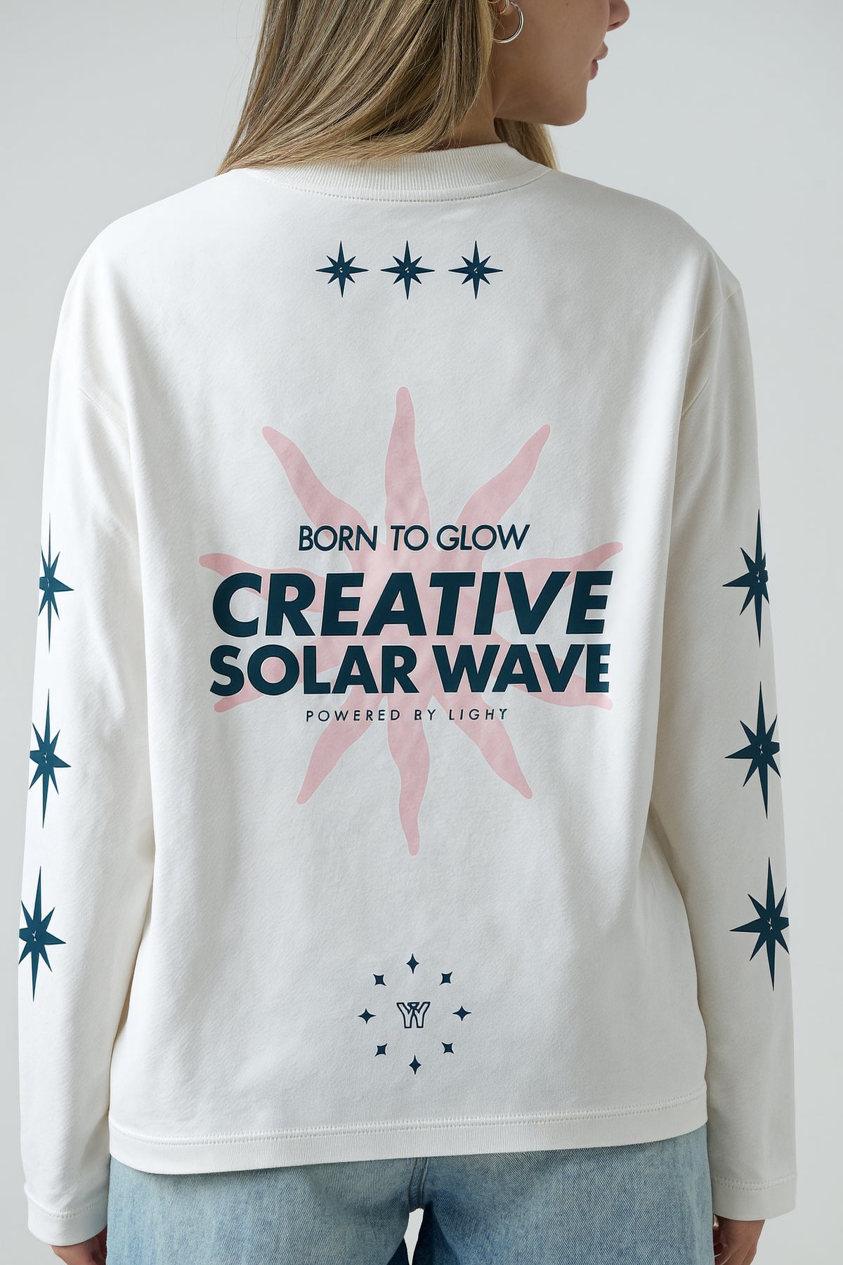 Camiseta marfil con estampado en mangas para jóvenes