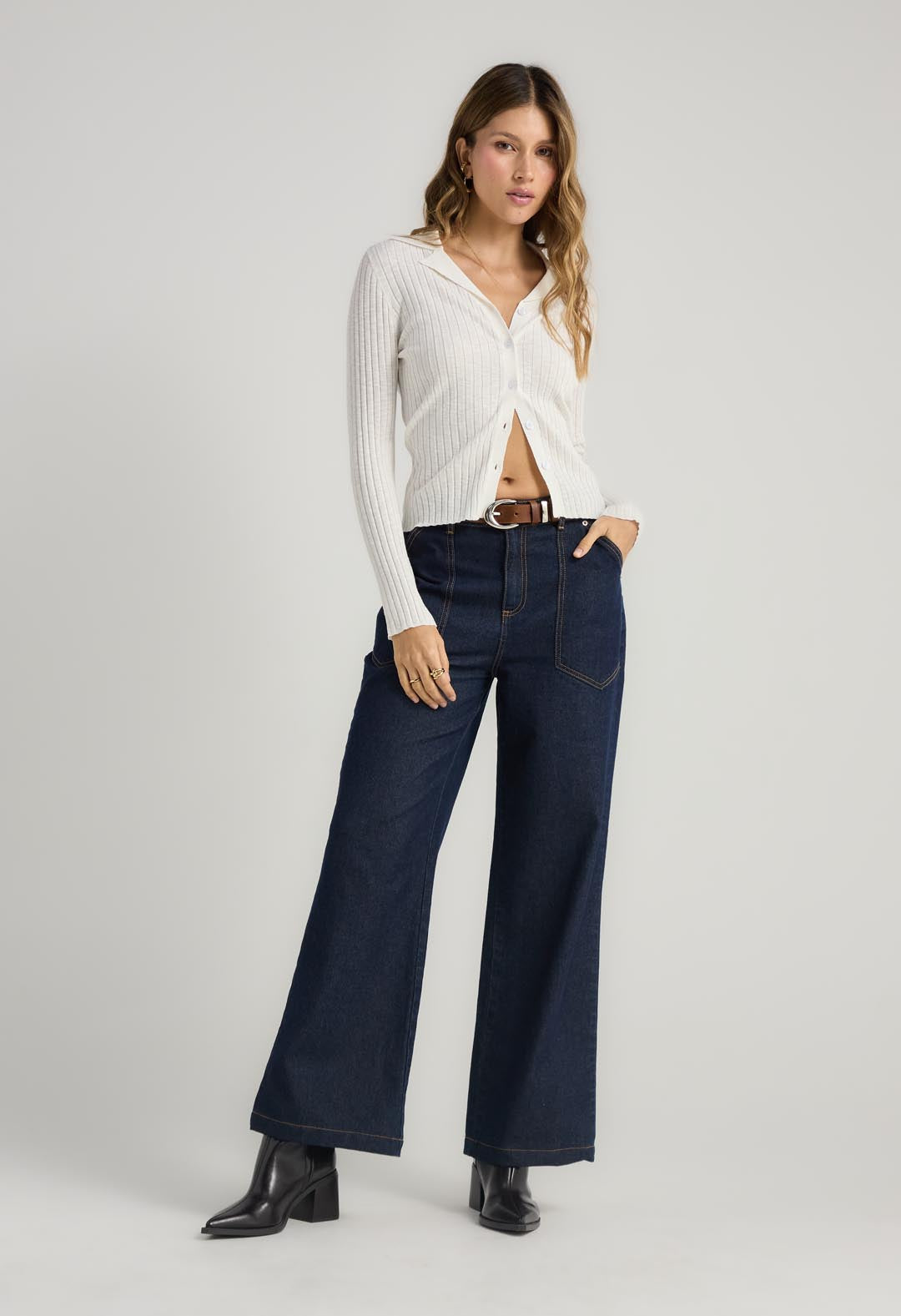 Jean cargo oscuro fondo entero para mujer