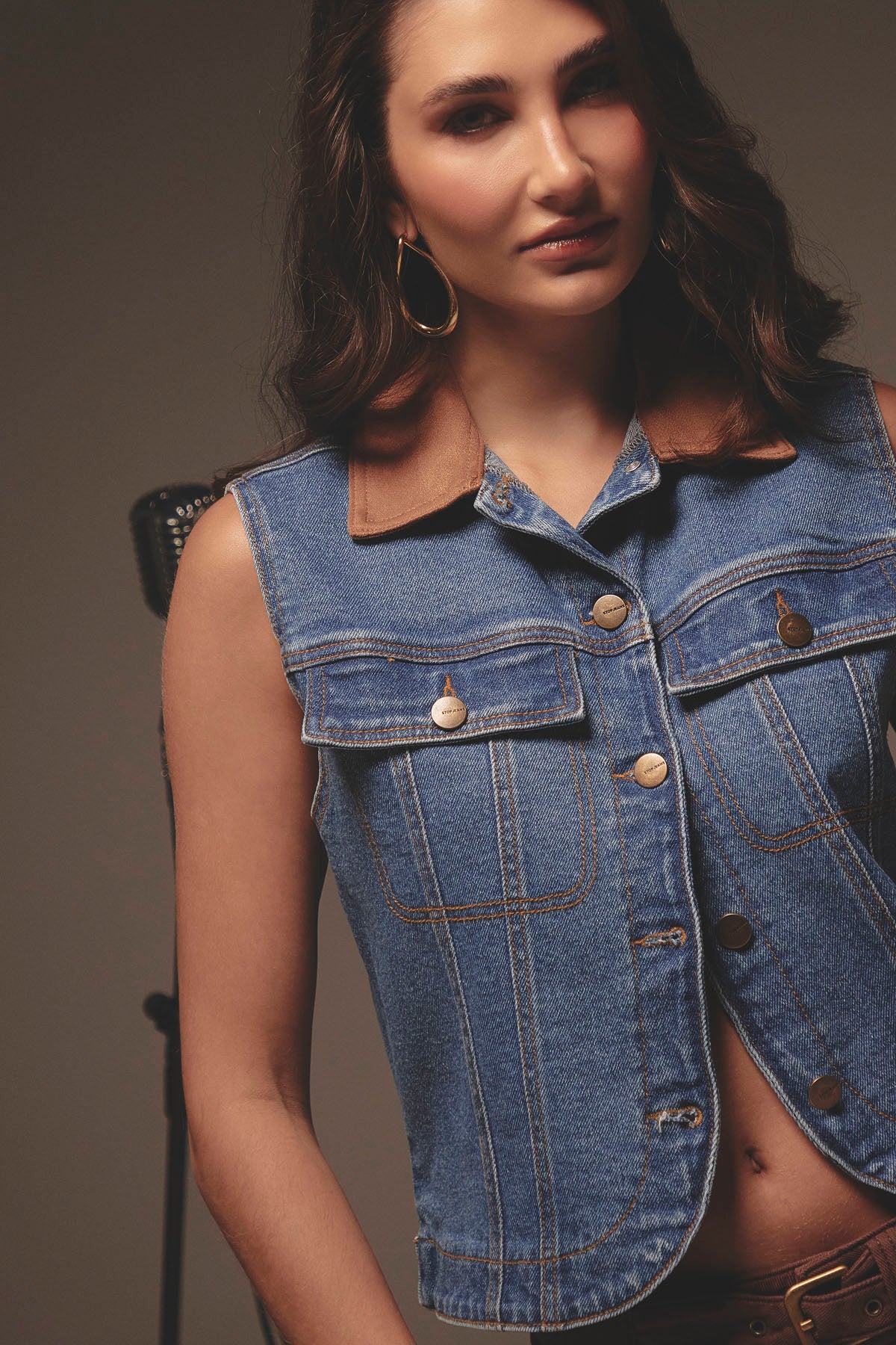 Chaleco lavado medio en denim para mujer