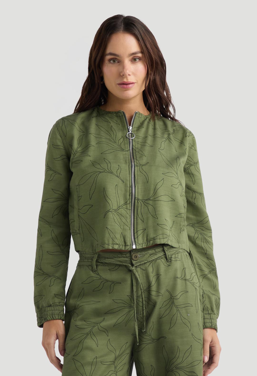 Chaqueta manga larga verde efecto lino para mujer