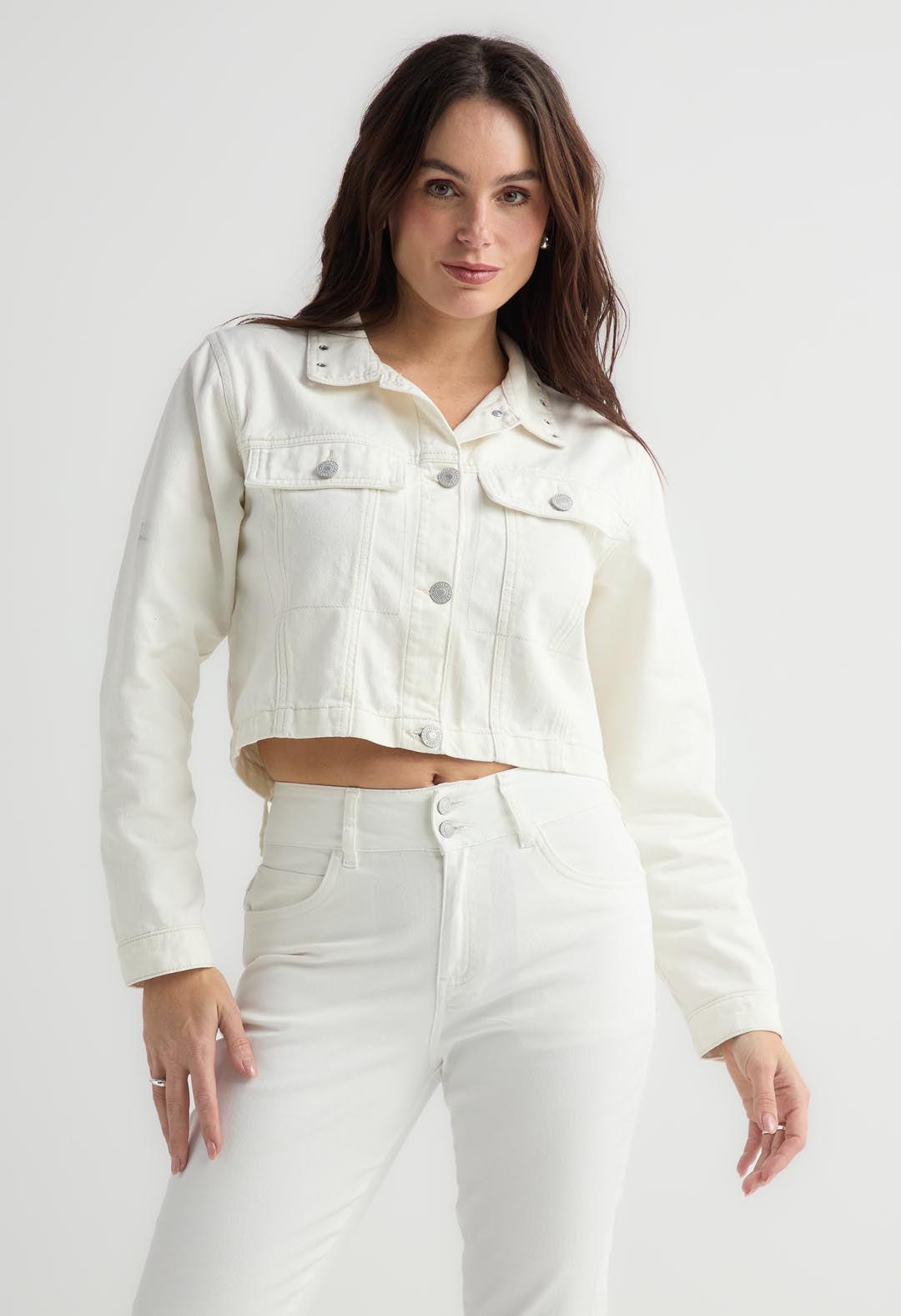 Chaqueta marfil con bolsillos enfrente para mujer