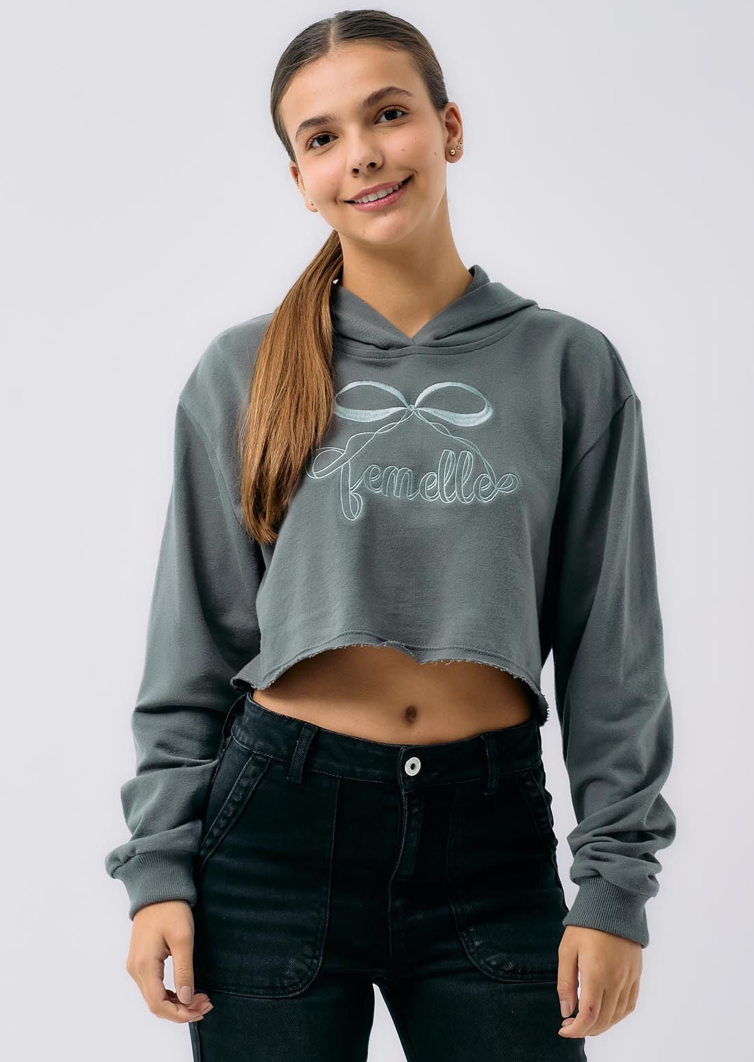 Chompa gris oscuro estampada para jóvenes