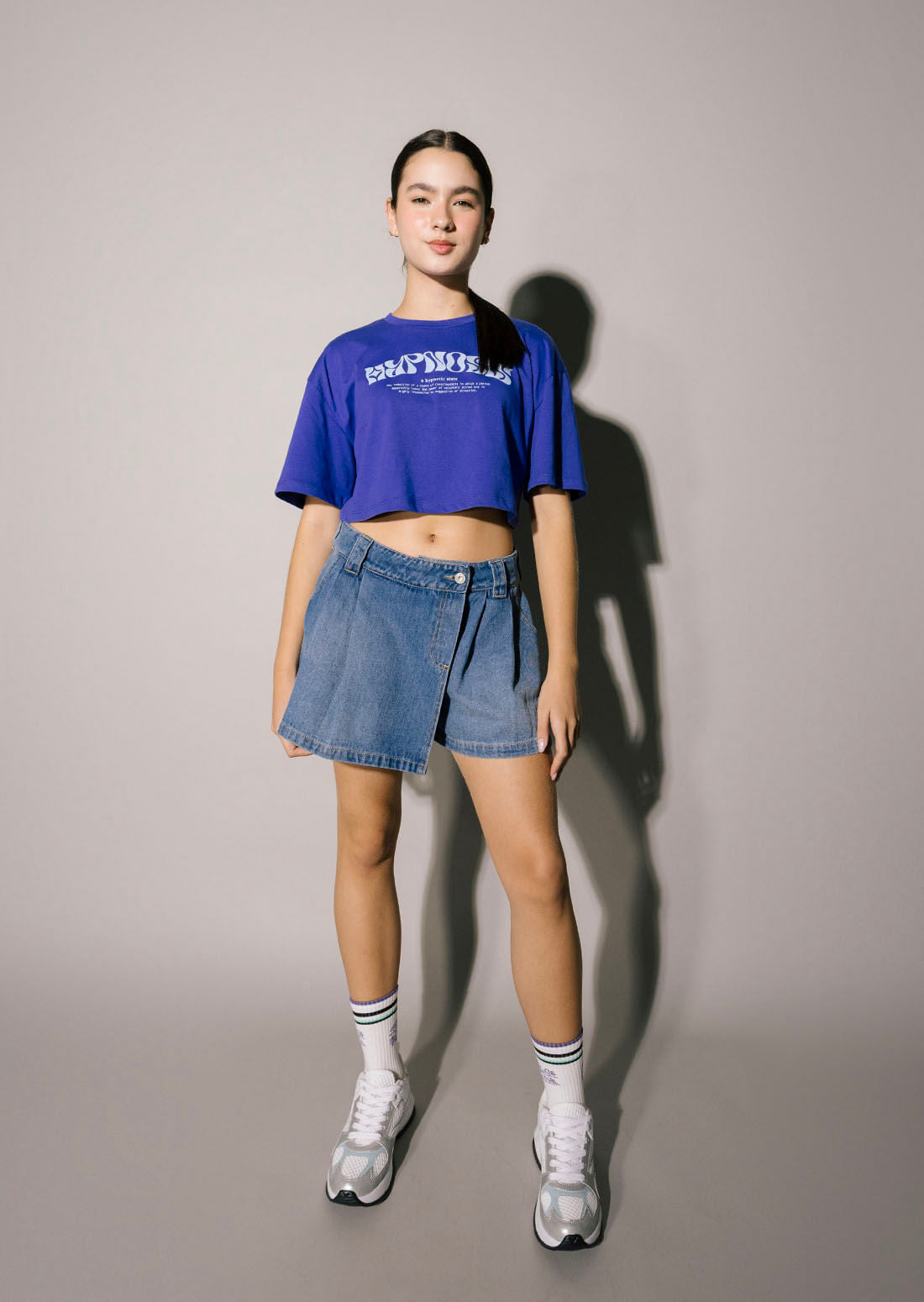 Falda short azul medio con bolsillos para jóvenes