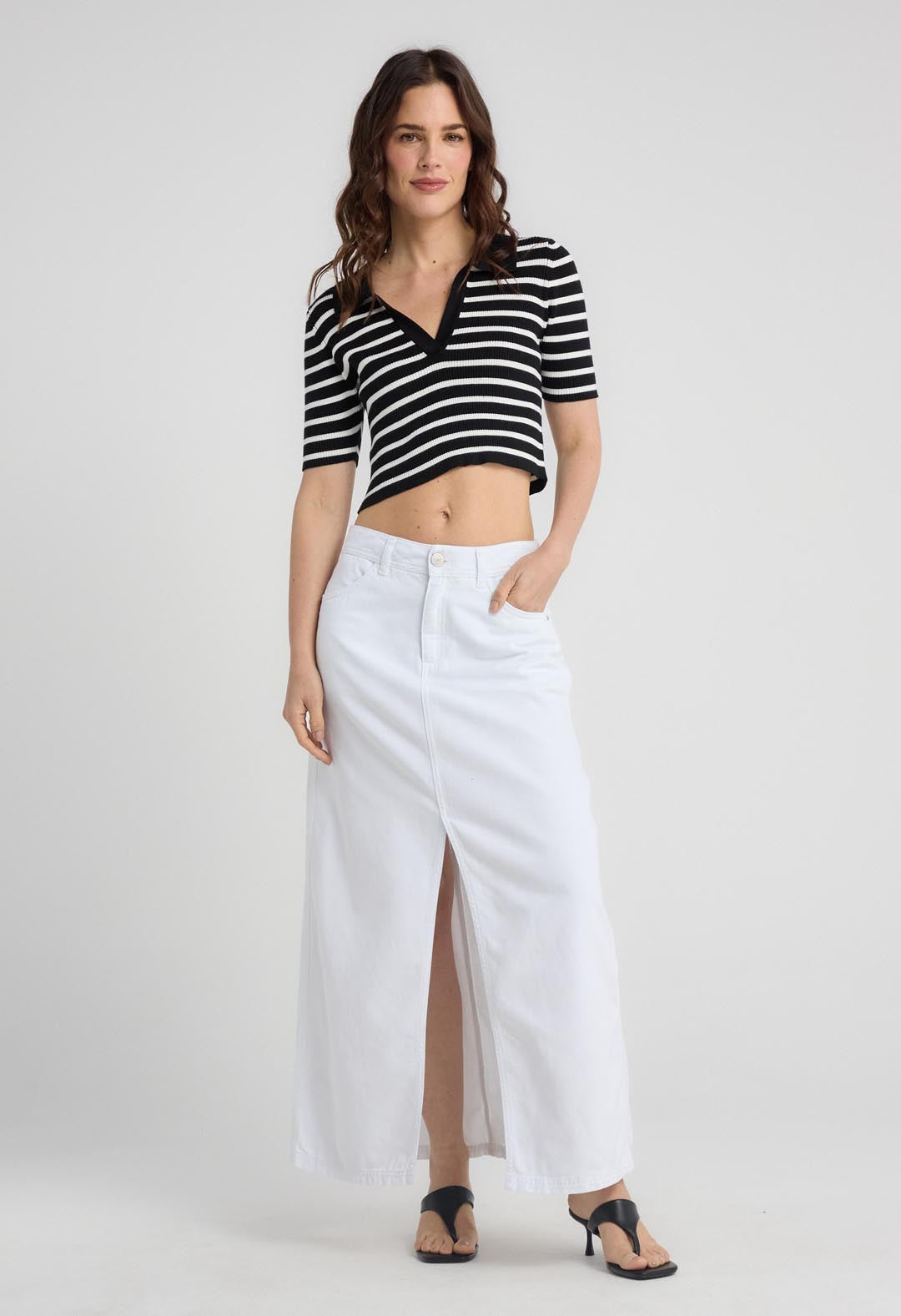 Falda blanca con abertura para mujer